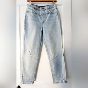 Express Super High Rise Mom Jean Light Blue Wash Lightly Distressed 6